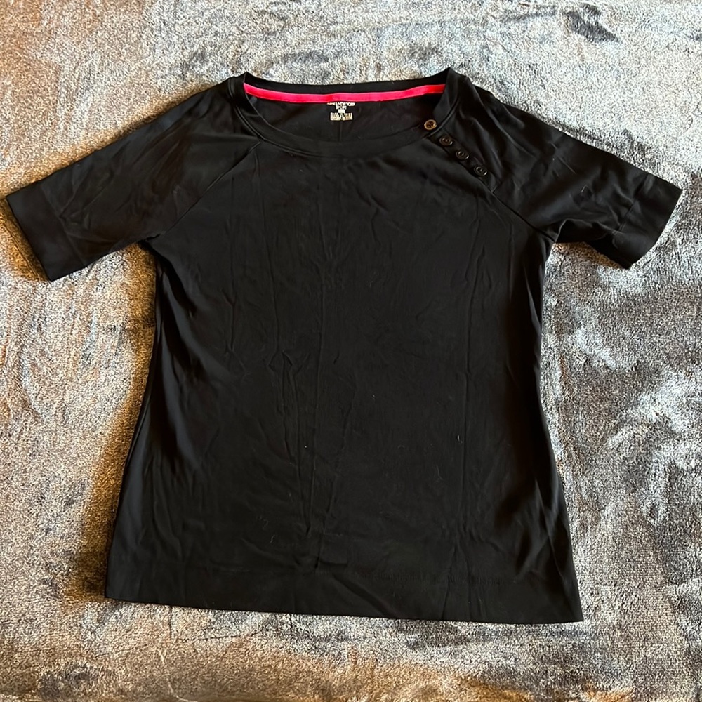 Jones New York Sport Black Short Sleeve Top with Accent Buttons size Large